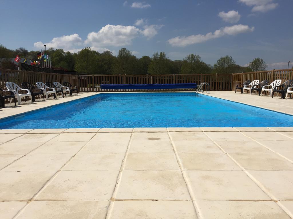 Camping Porte Des Vosges Bulgnéville Esterno foto