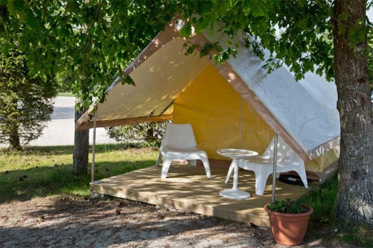Camping Porte Des Vosges Bulgnéville Esterno foto